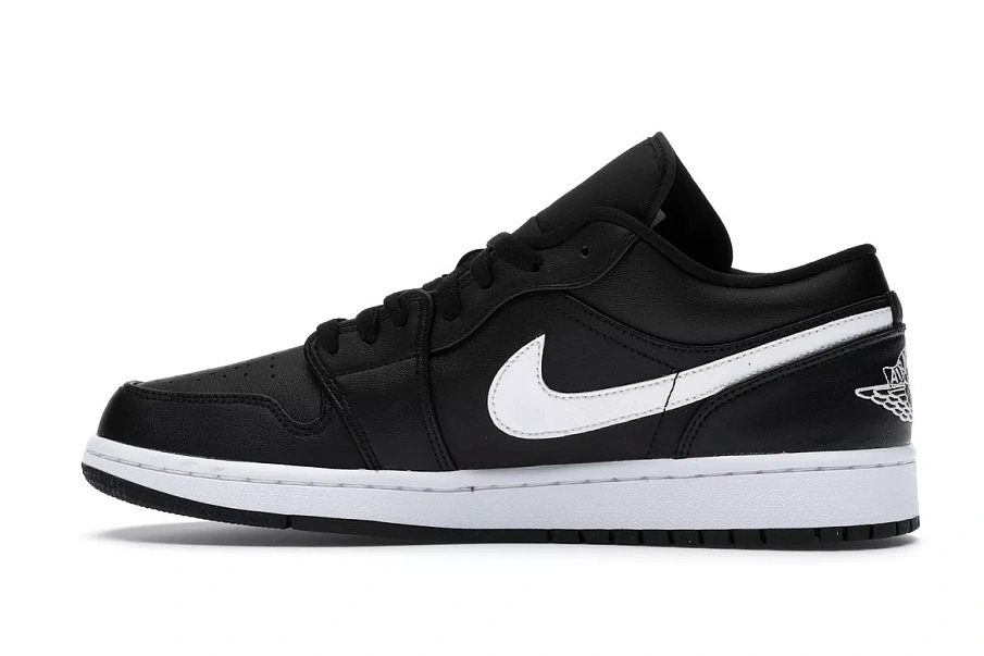 Фото № 4 с приближением к товару «‎Jordan 1 Low Black White »