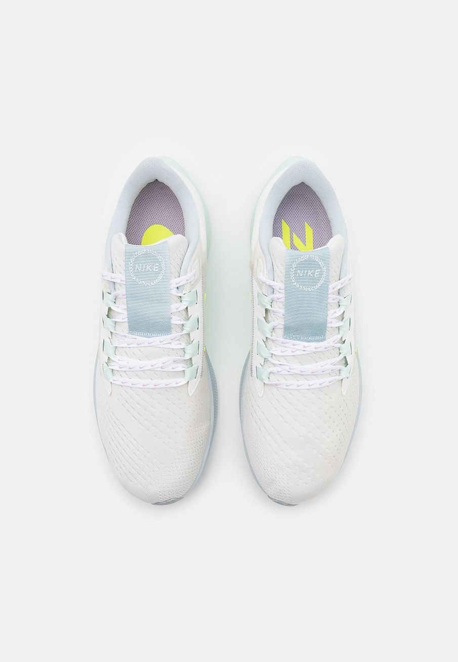 Фото № 4 с приближением к товару «‎Nike Air Zoom Pegasus 38 Prm»