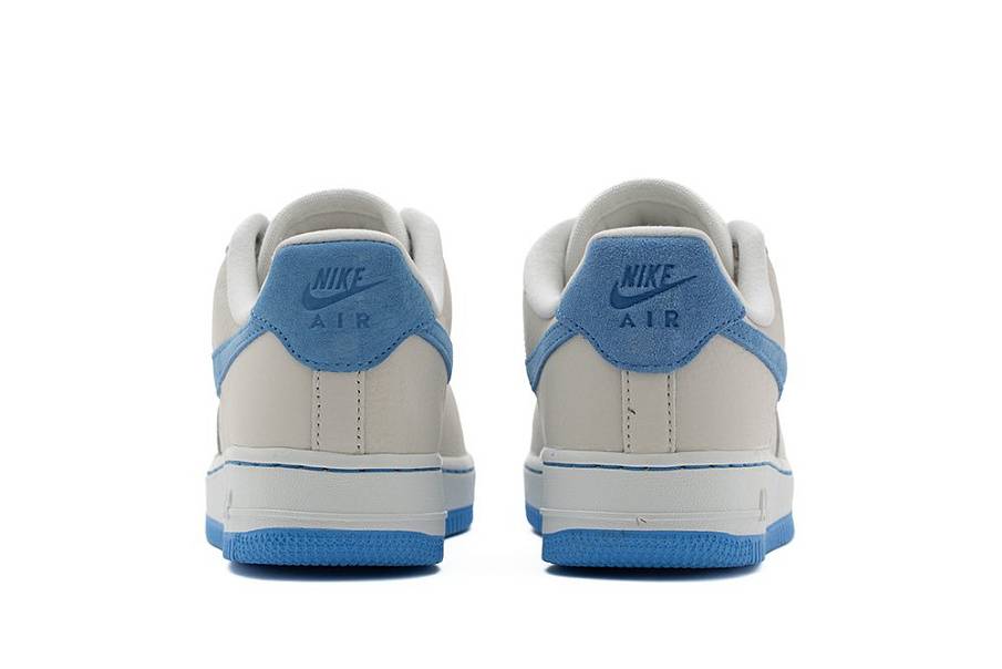 Фото № 4 с приближением к товару «‎Nike Air Force 1 Lxx Wmns ?university»