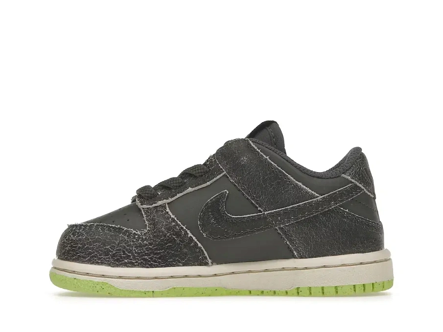 Фото № 3 с приближением к товару «‎Nike Dunk Low»
