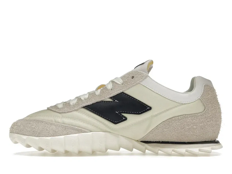 Фото № 3 с приближением к товару «‎New Balance RC30»