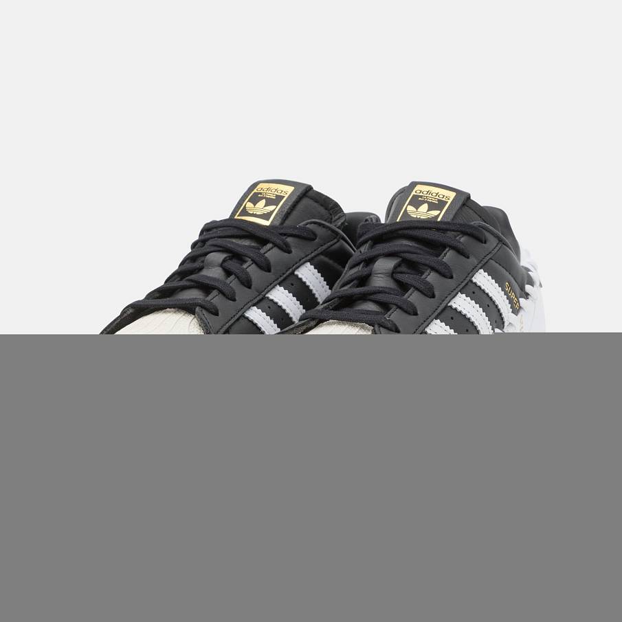 Фото № 2 с приближением к товару «‎Adidas Superstar »