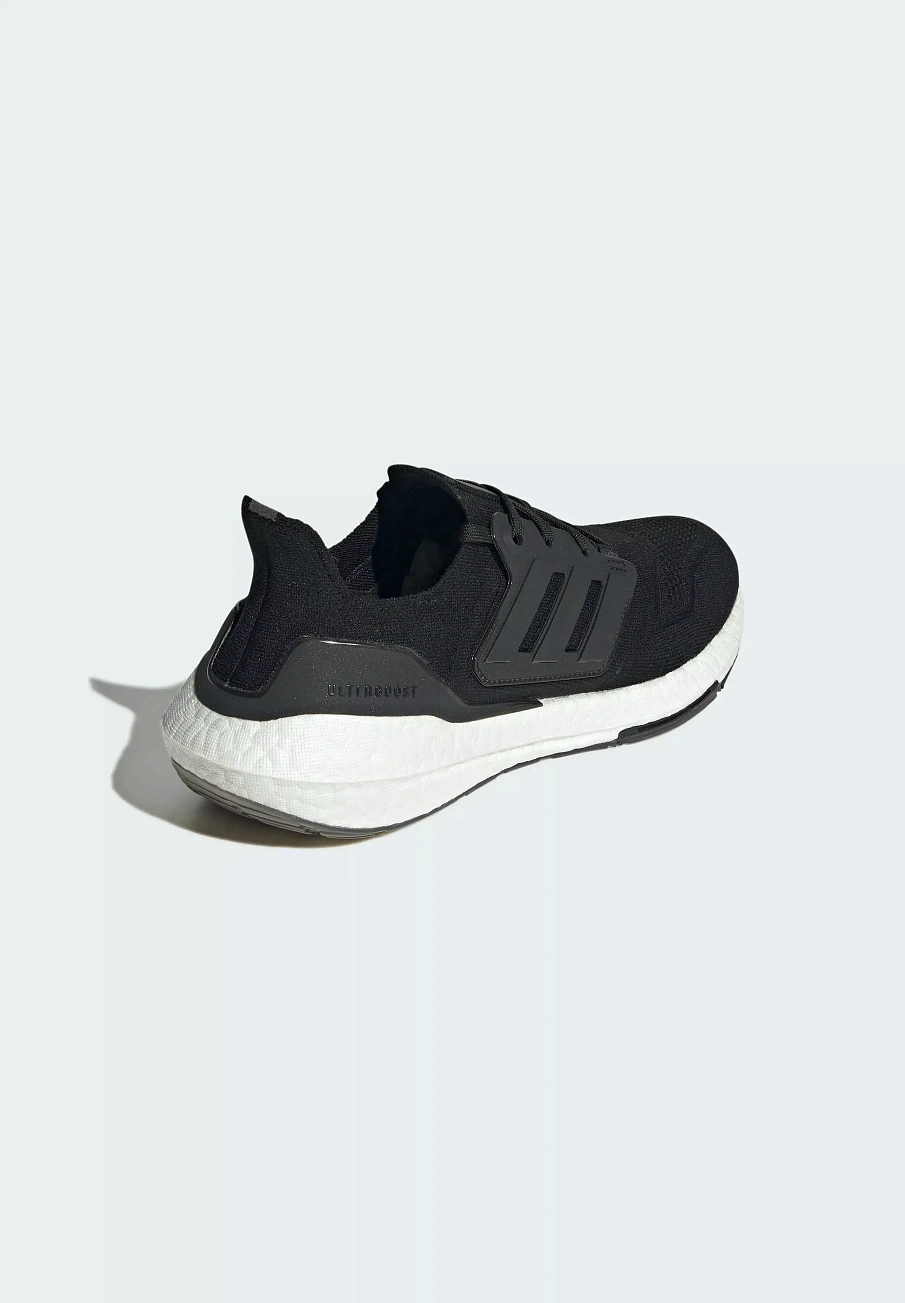 Фото № 4 с приближением к товару «‎ULTRABOOST 22»