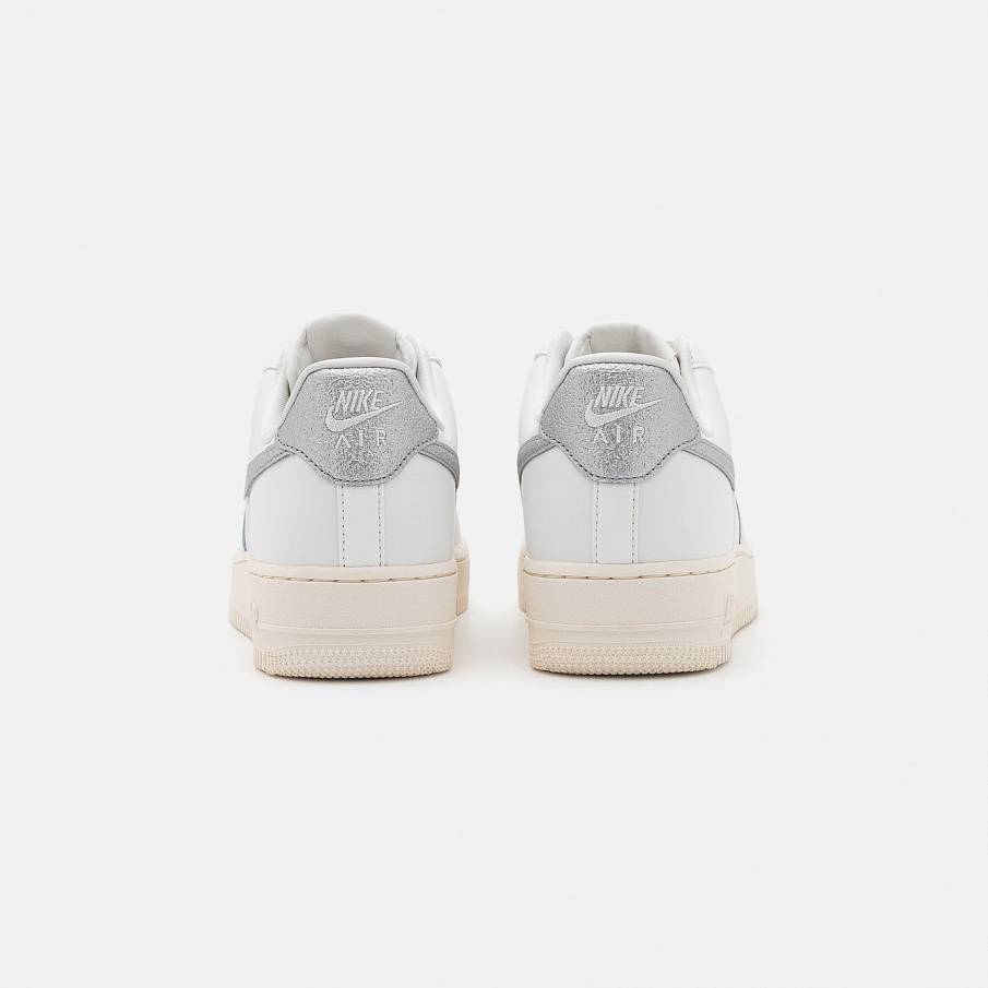 Фото № 3 с приближением к товару «‎Nike W Air Force 1 07 Ess Trnd »