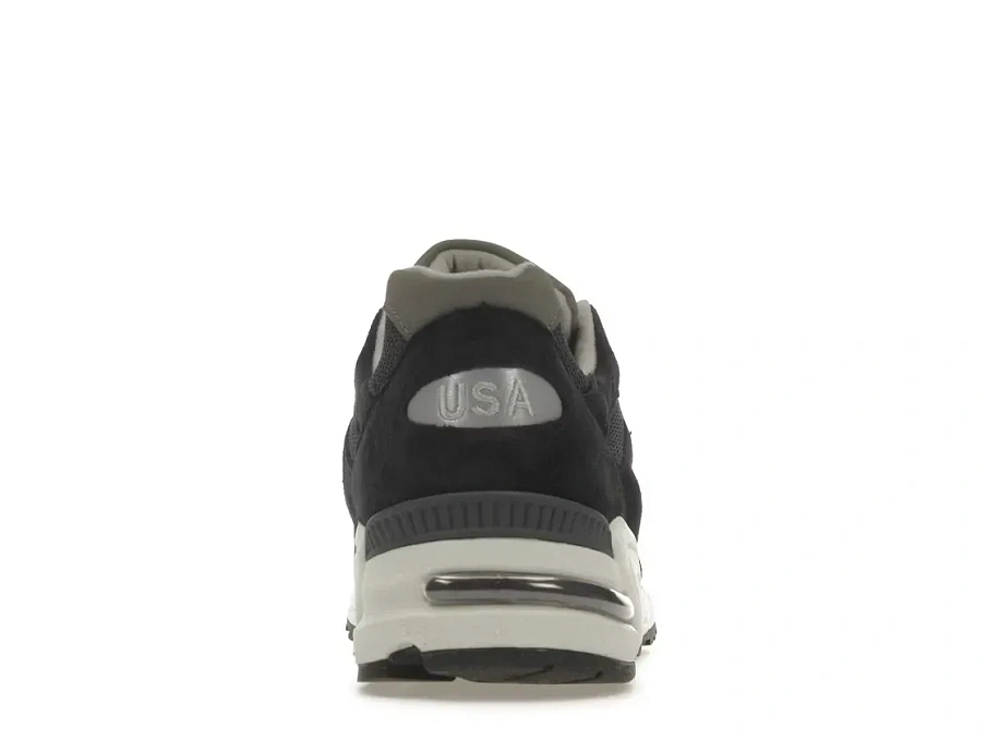 Фото № 4 с приближением к товару «‎New Balance 990v2»