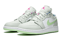 Фото № 3 с приближением к товару «‎Jordan 1 Low Barely Grey Frosted Spruce (GS) Barely GreyFrosted SpruceWhite»