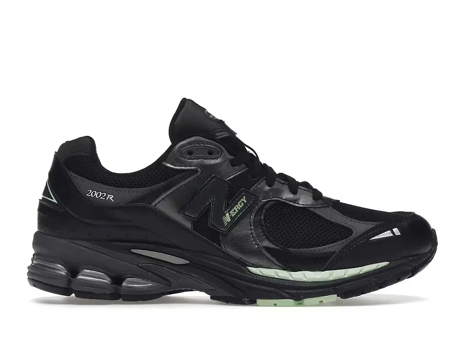 Фото № 1 с приближением к товару «‎New Balance 2002R»