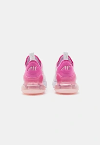 Фото № 3 с приближением к товару «‎AIR MAX 270»