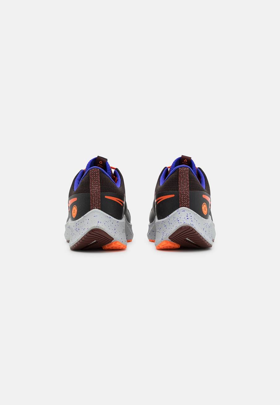 Фото № 3 с приближением к товару «‎Nike Shield»