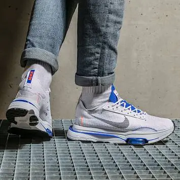 Nike Air Zoom-Type SE - 3