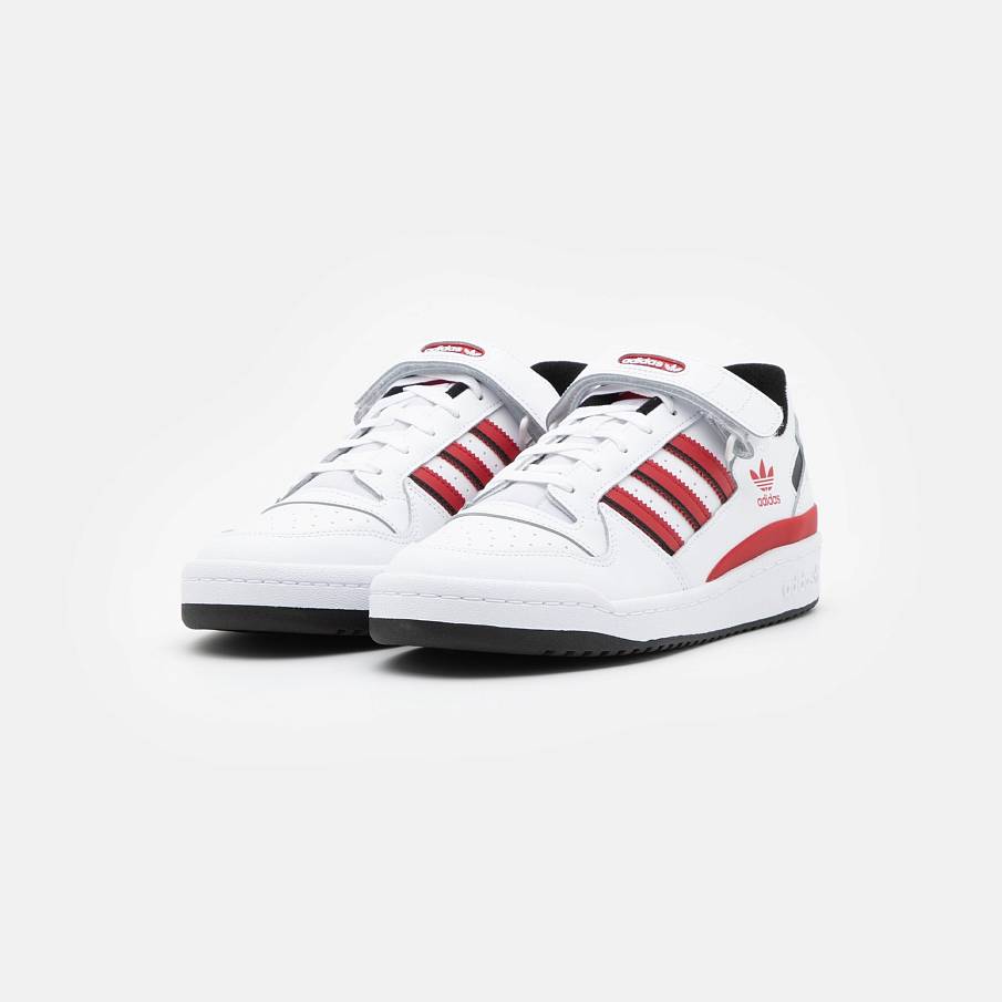 Фото № 3 с приближением к товару «‎Adidas Forum »