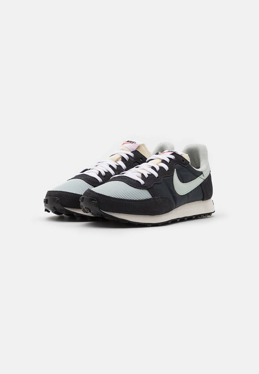 Фото № 2 с приближением к товару «‎Nike Challenger Og »
