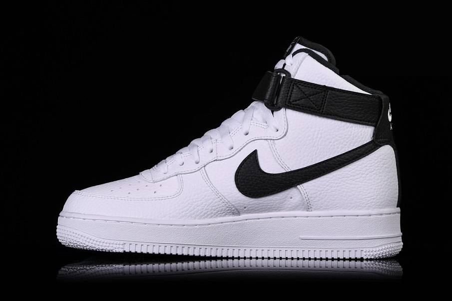 Фото № 2 с приближением к товару «‎Nike Air Force 1 ’07 »