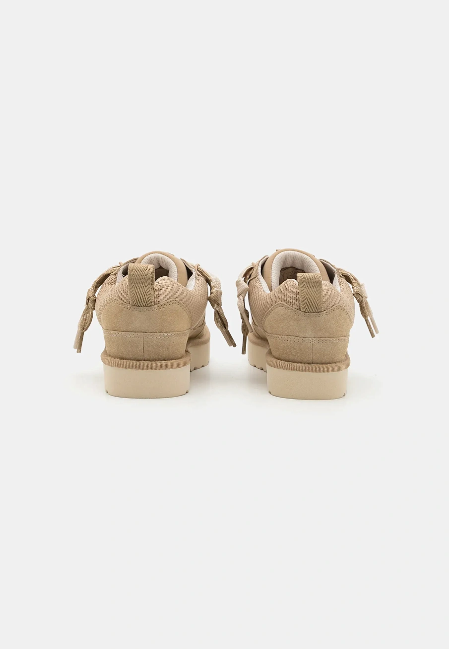 Фото № 3 с приближением к товару «‎LOWMEL»