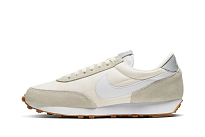 Фото № 2 с приближением к товару «‎Nike Daybreak QS Sports Shoes »