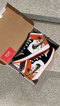 Фото № 3 с приближением к товару «‎Air Jordan 1 Mid Starfish Floral»