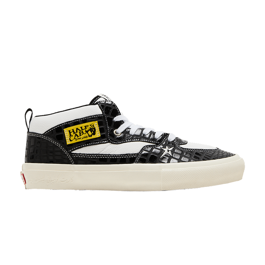 Фото № 1 с приближением к товару «‎Carpet Company x Vans Skate Half Cab Black Dragon Leather»