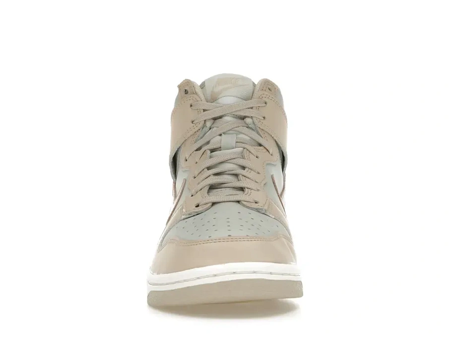 Фото № 2 с приближением к товару «‎Nike Dunk High»