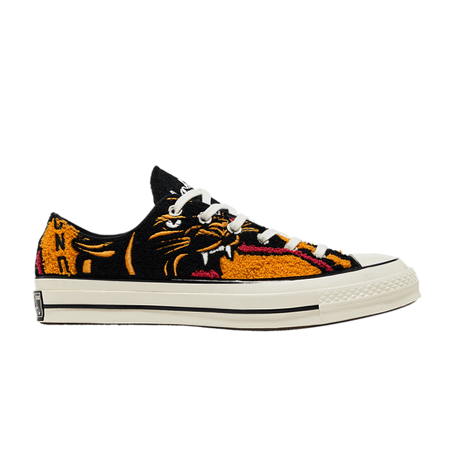 Фото № 1 с приближением к товару «‎Undefeated x Converse Chuck 70 Varsity Jacket»