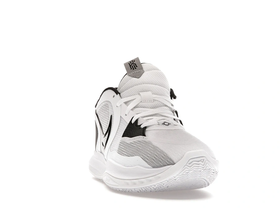 Фото № 4 с приближением к товару «‎Nike Kyrie 5 Low White Wolf Grey Black»