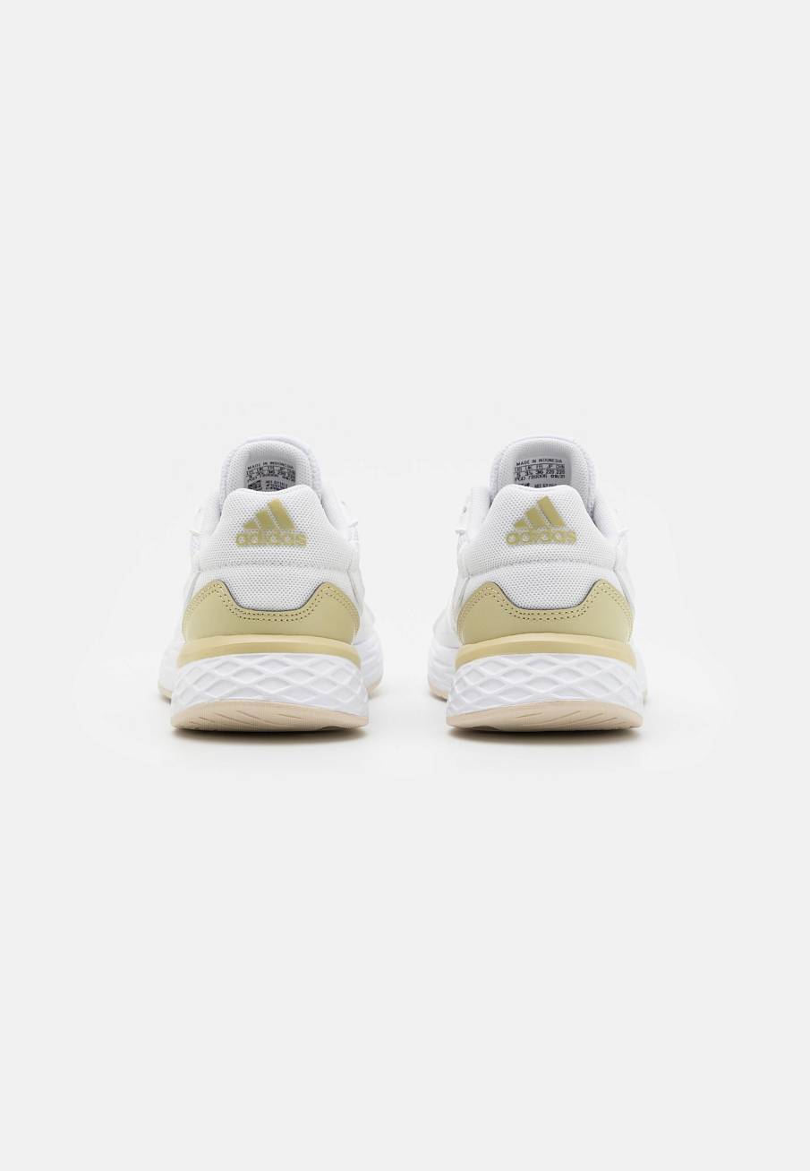 Фото № 3 с приближением к товару «‎Adidas Response Run»