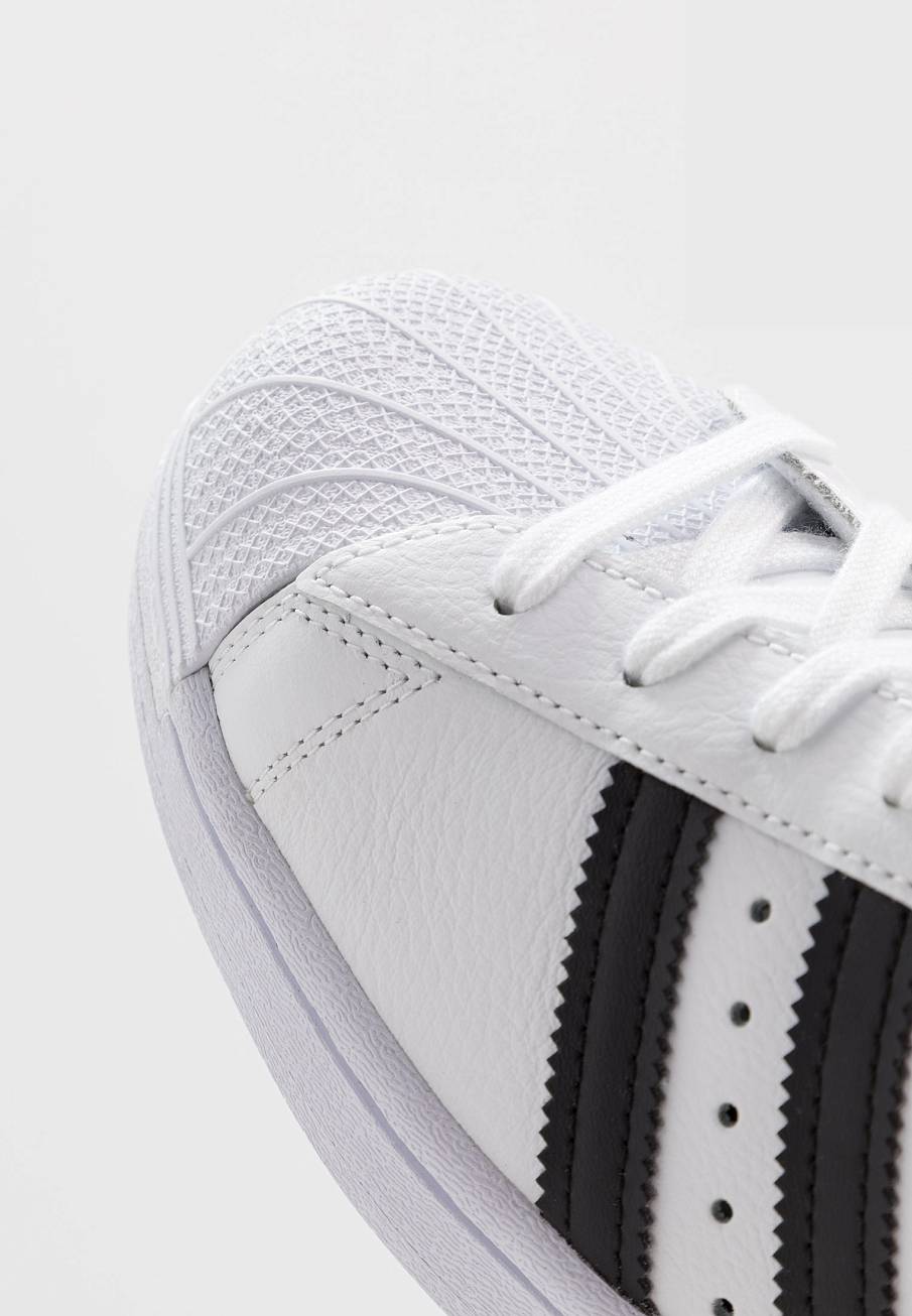 Фото № 3 с приближением к товару «‎Adidas Superstar »