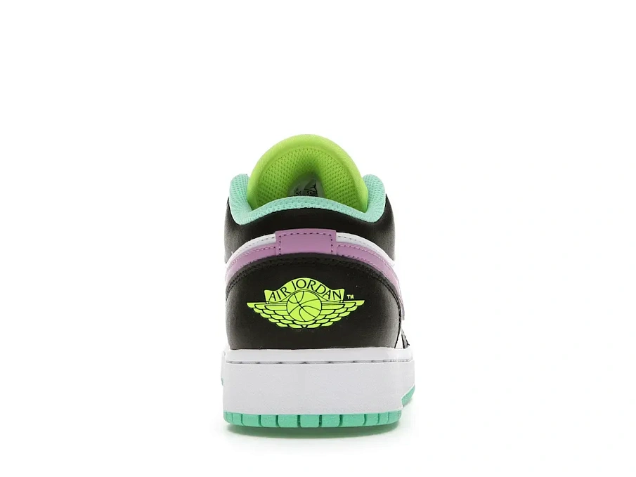 Фото № 4 с приближением к товару «‎Jordan 1 Low Green Glow Violet Shock »