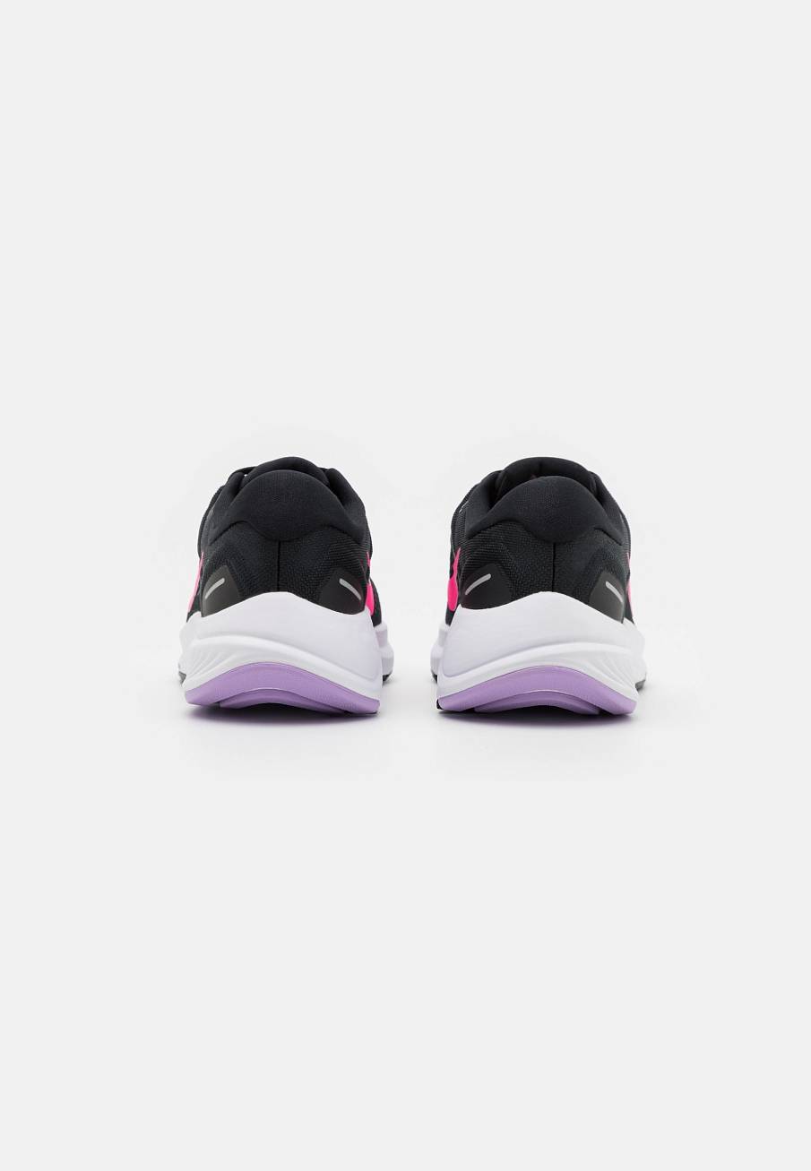 Фото № 3 с приближением к товару «‎Nike Air Zoom Structure 24»