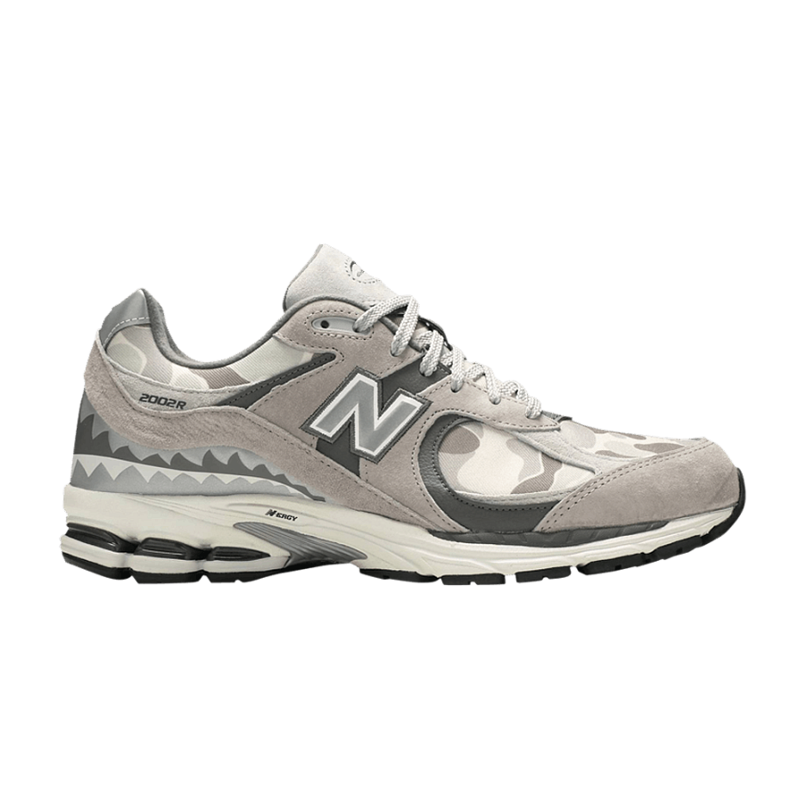 Фото № 1 с приближением к товару «‎New Balance BAPE x 2002R Apes Together Strong - Grey Camo»