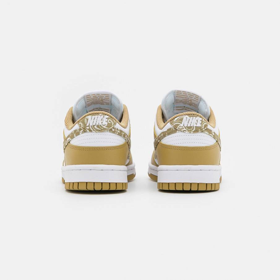 Фото № 3 с приближением к товару «‎Nike Dunk »