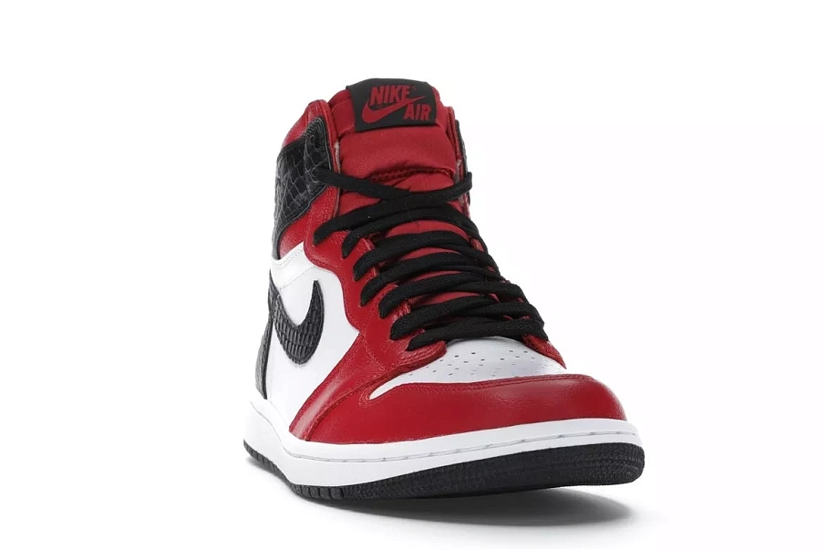 Фото № 4 с приближением к товару «‎Jordan 1 Retro High Satin Snake Chicago »