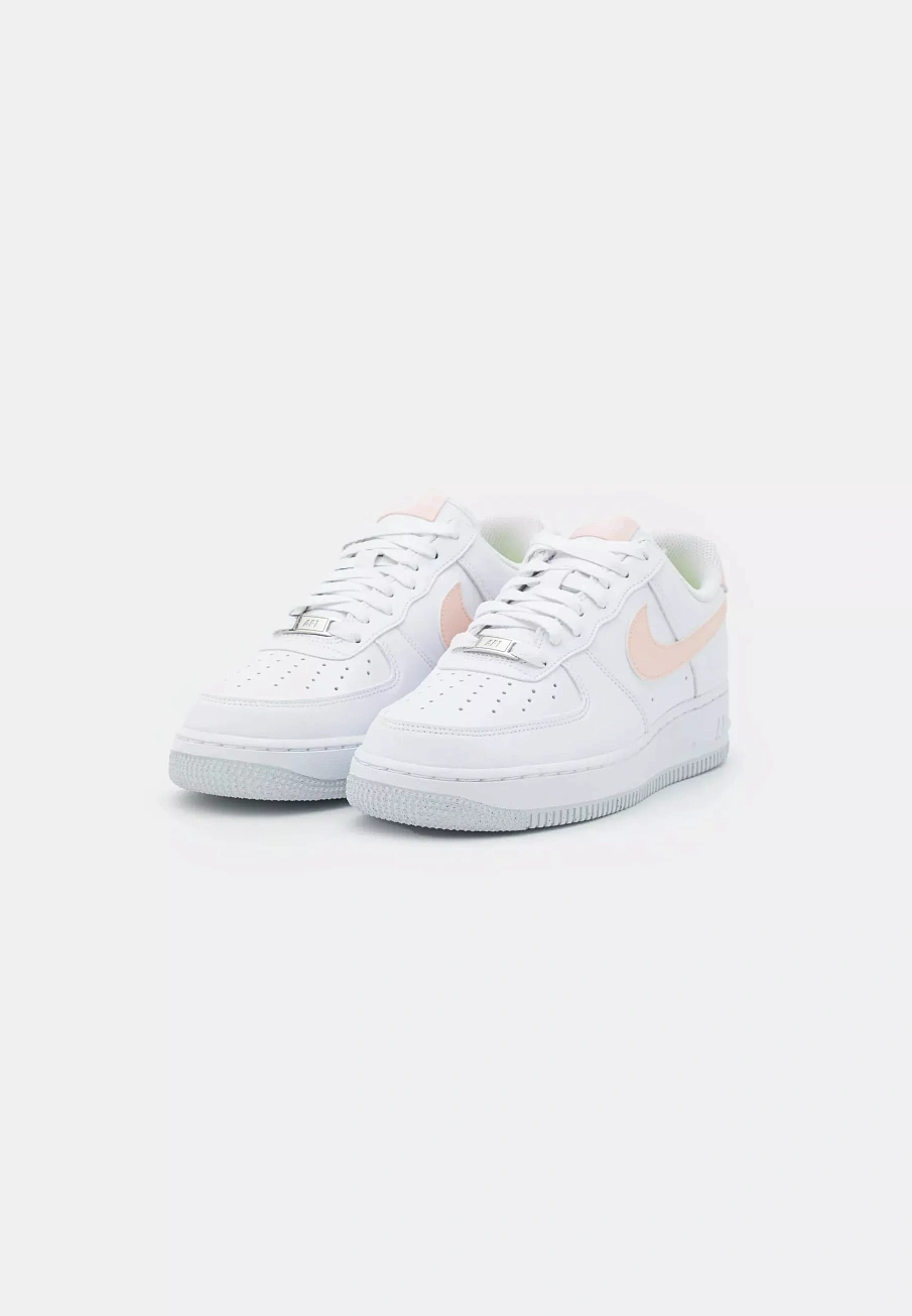 Фото № 3 с приближением к товару «‎AIR FORCE 1»