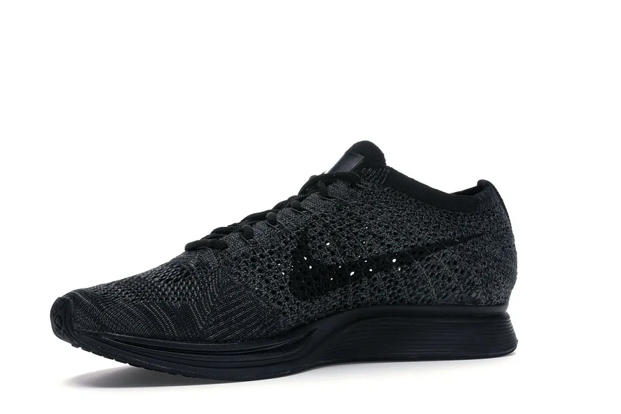 Фото № 3 с приближением к товару «‎Nike Flyknit Racer Triple Black»