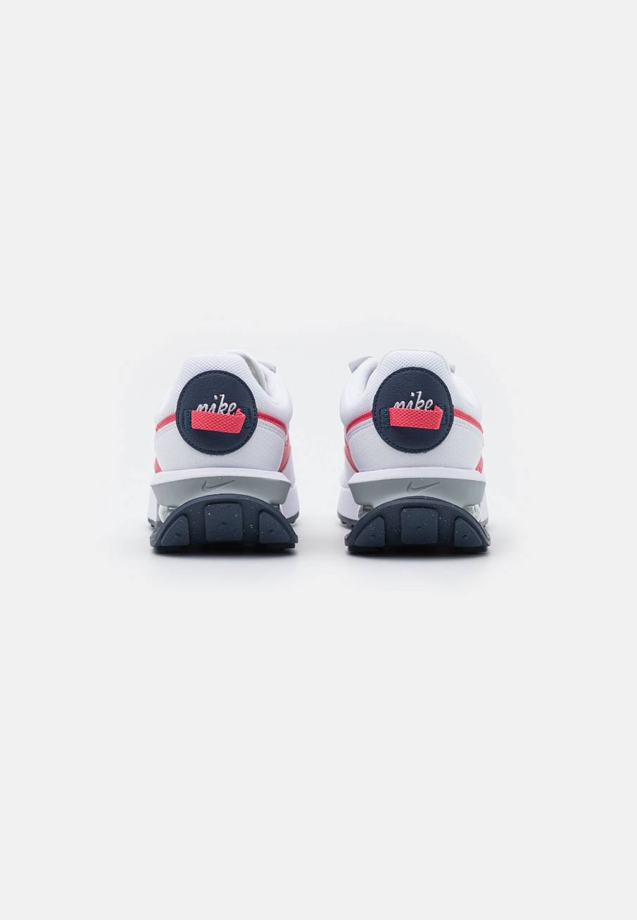 Фото № 4 с приближением к товару «‎Nike Air Max Pre-Day »