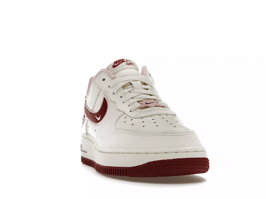 Фото № 2 с приближением к товару «‎Nike Air Force 1 Low Valentine's Day (2023) »