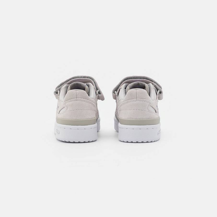 Фото № 4 с приближением к товару «‎Adidas Forum »