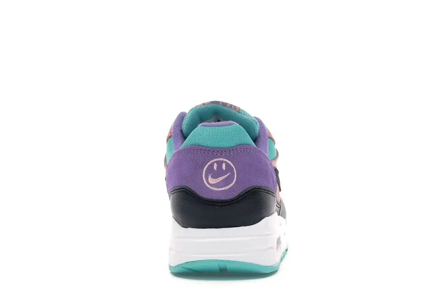 Фото № 4 с приближением к товару «‎Nike Air Max 1»