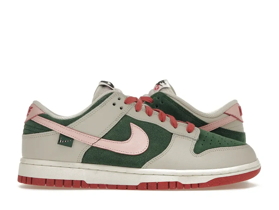 Фото № 1 с приближением к товару «‎Nike Dunk Low SE All Petals United Fir Green »