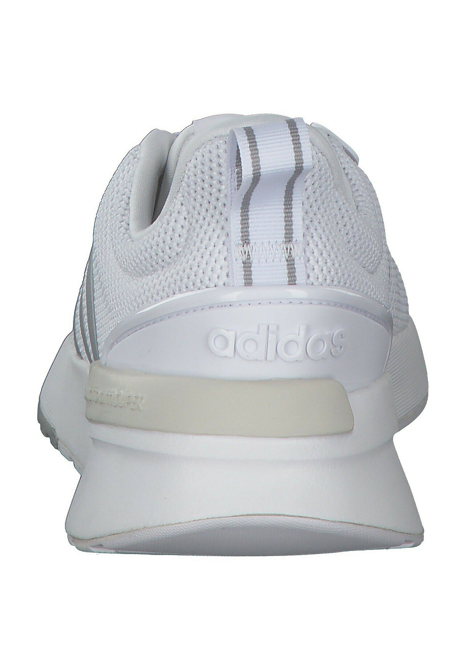 Фото № 4 с приближением к товару «‎Adidas »