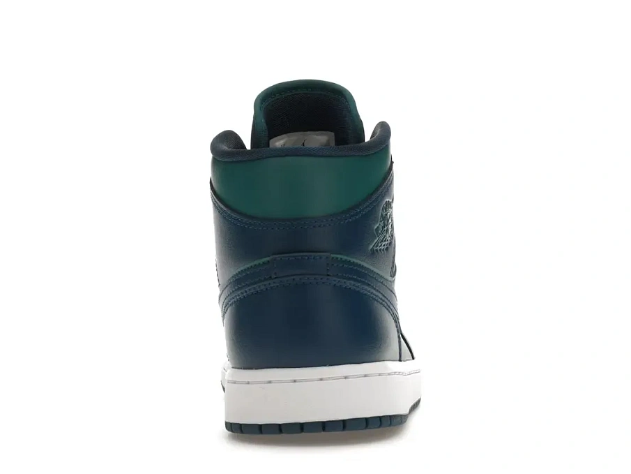 Фото № 4 с приближением к товару «‎Jordan 1 Mid»