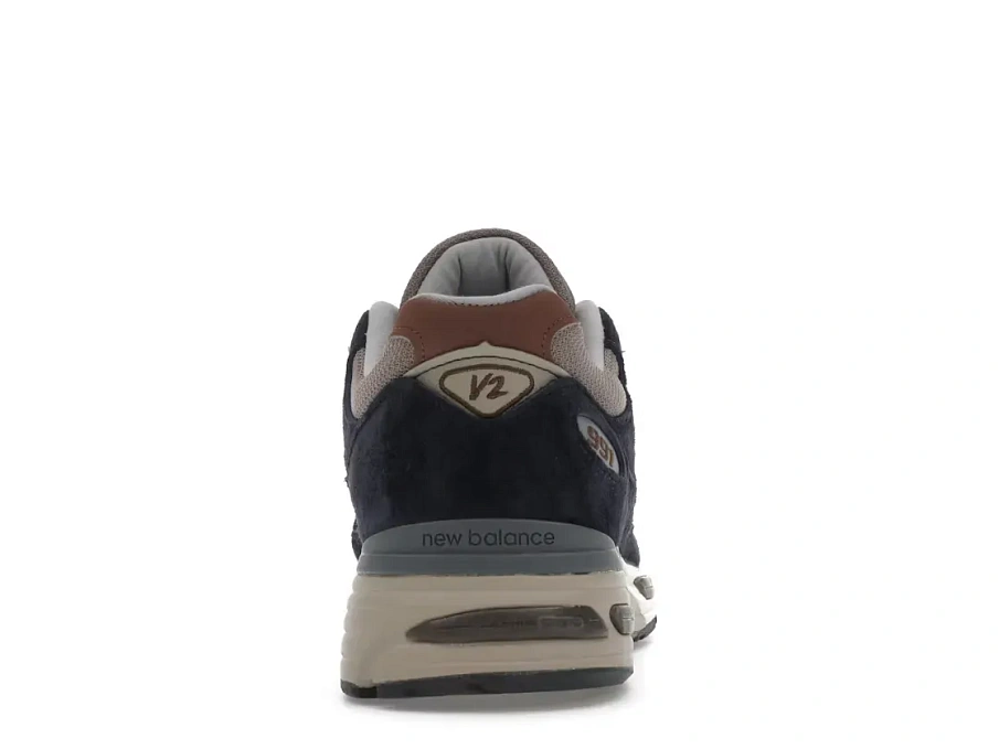 Фото № 4 с приближением к товару «‎New Balance 991v2»