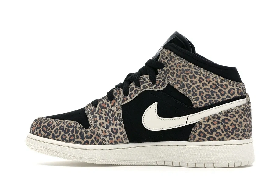 Фото № 6 с приближением к товару «‎Jordan 1 Mid SE Leopard »