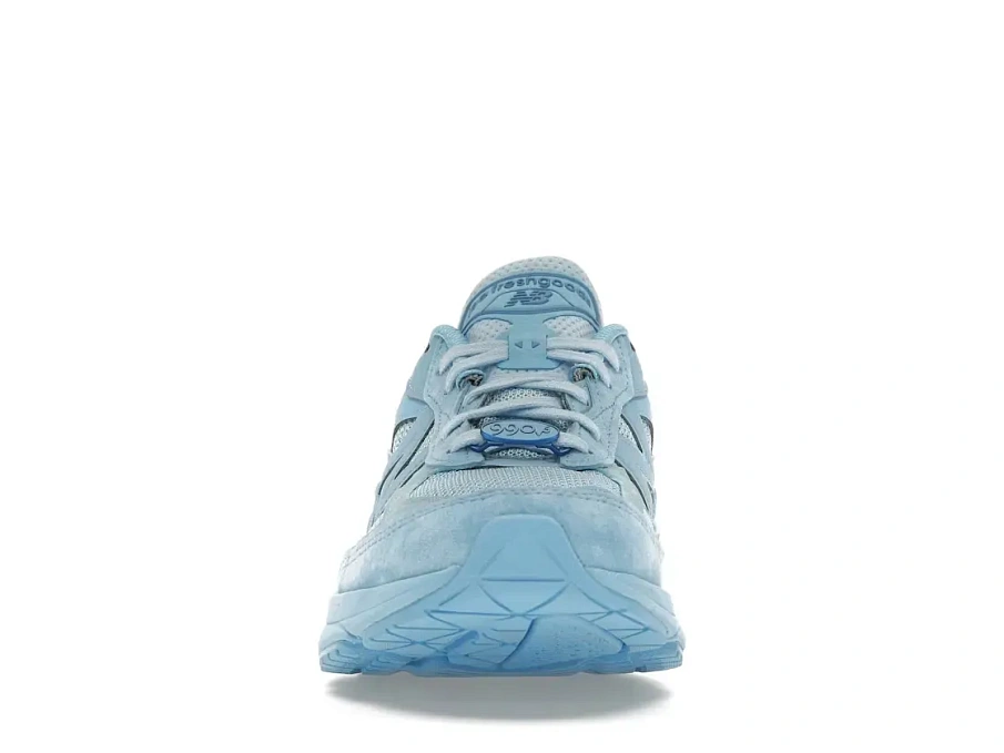 Фото № 2 с приближением к товару «‎New Balance 990v6»