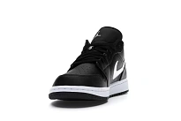 Фото № 5 с приближением к товару «‎Jordan 1 Low Black White »