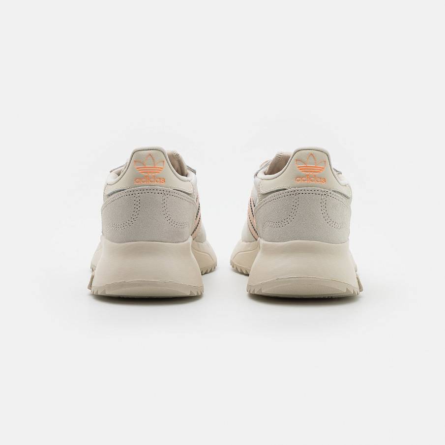 Фото № 3 с приближением к товару «‎Adidas Retropy F2 »