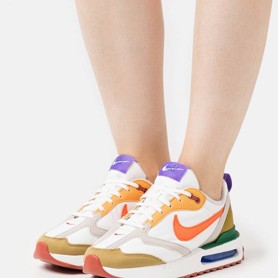 Фото № 2 с приближением к товару «‎Nike W Air Max Dawn NN »