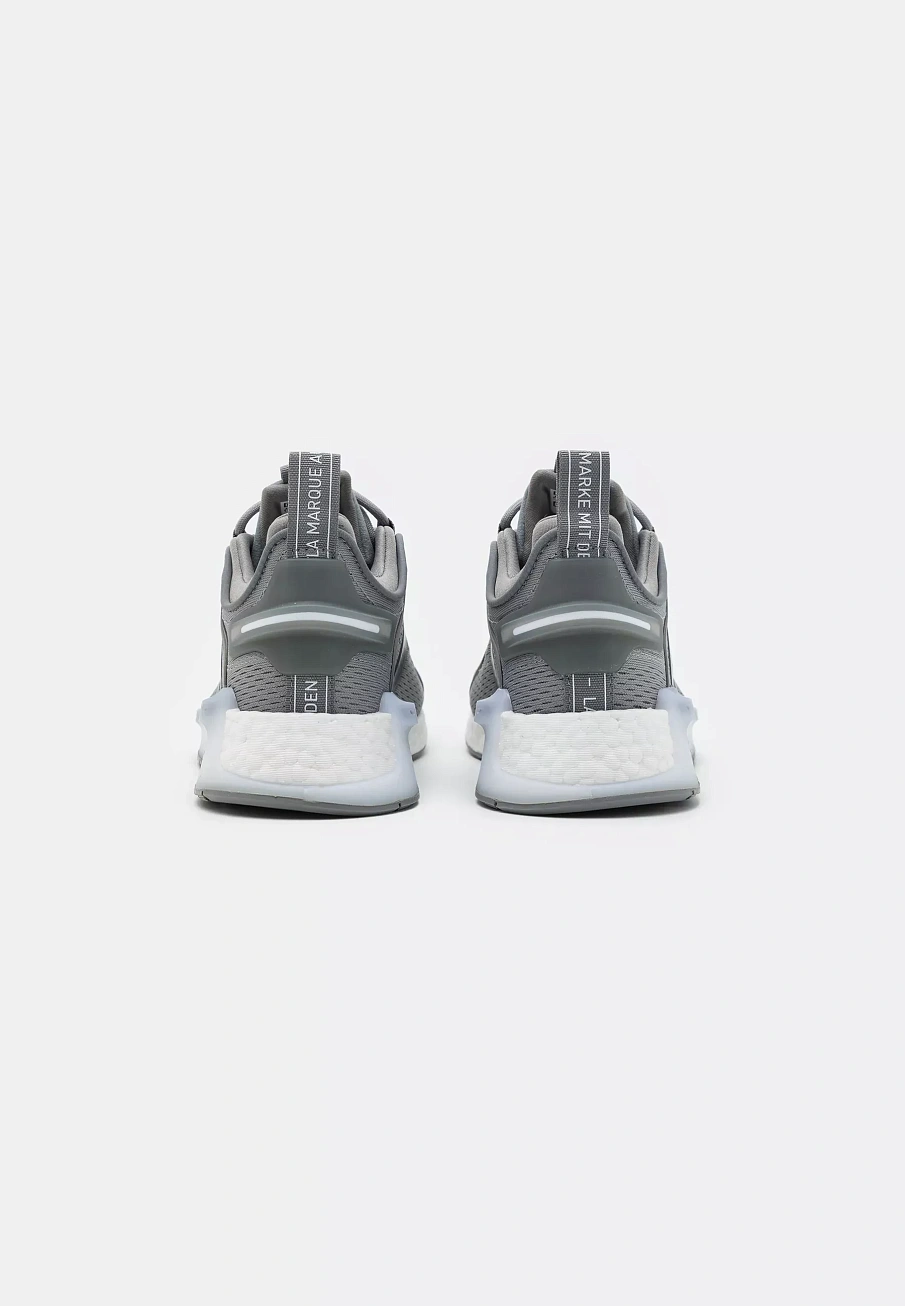 Фото № 3 с приближением к товару «‎NMD V3 UNISEX»
