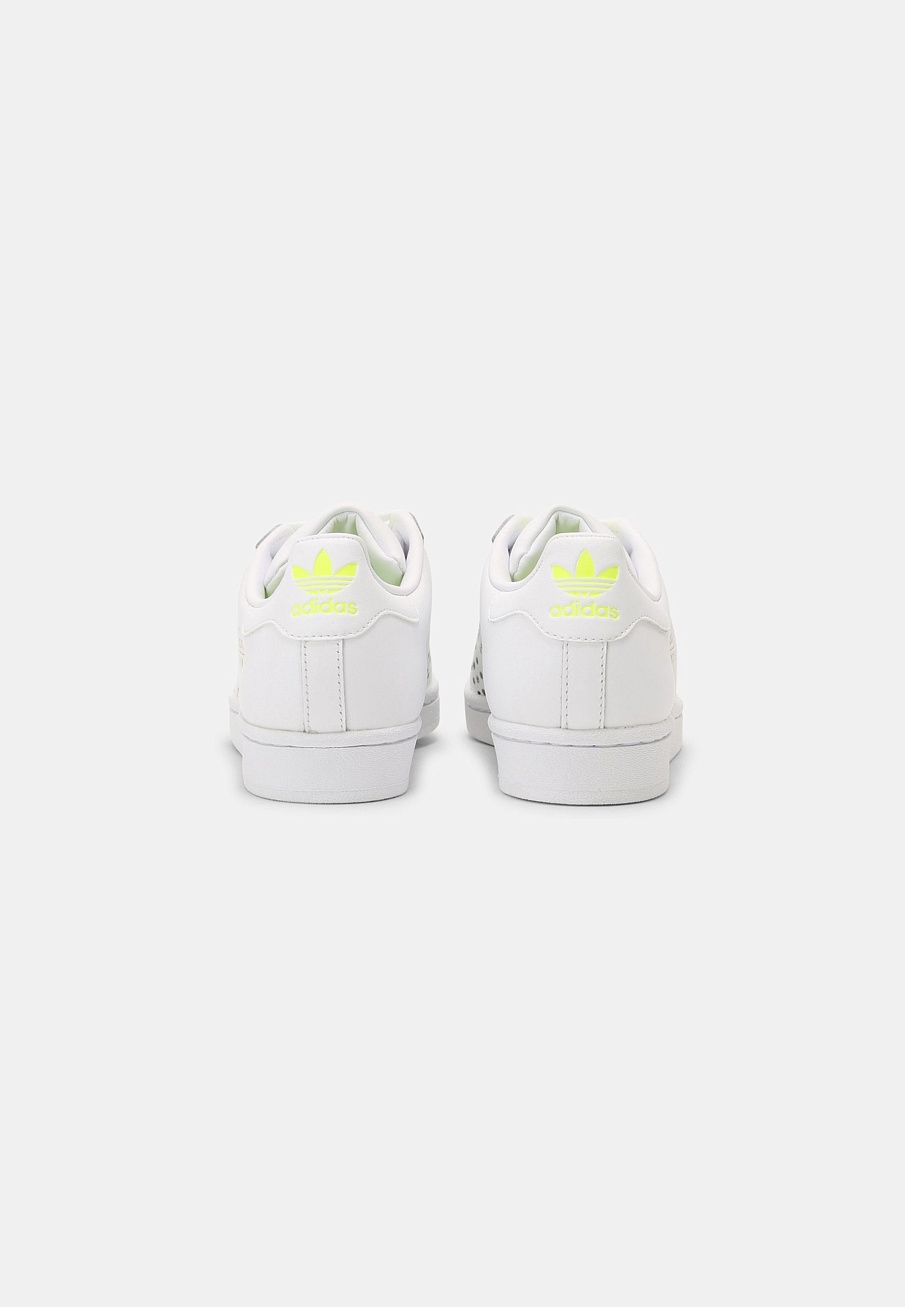 Фото № 3 с приближением к товару «‎Adidas Superstar »
