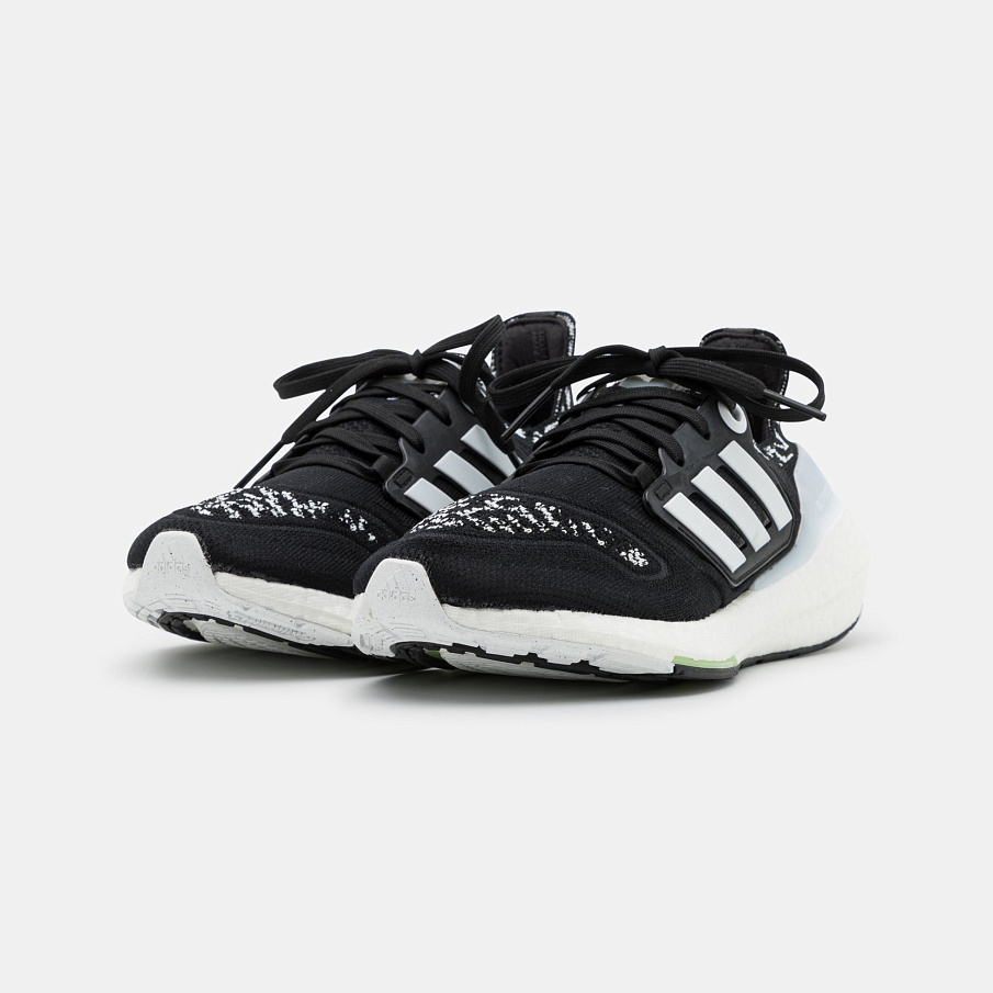 Фото № 2 с приближением к товару «‎Adidas Ultraboost 22»