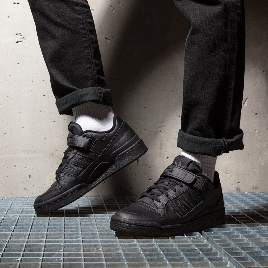 Фото № 2 с приближением к товару «‎Adidas Forum »